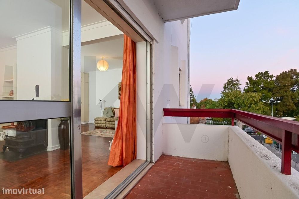 Apartamento T2 no centro de Benavente | 107 m2 de área útil