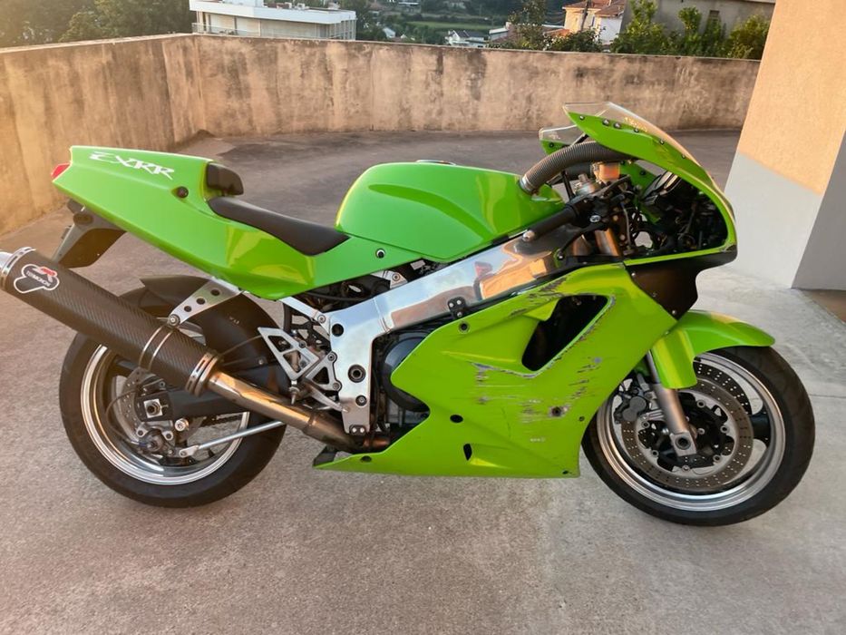 Kawasaki ZX RR importada da alemanha. Muito fácil de legalizar.