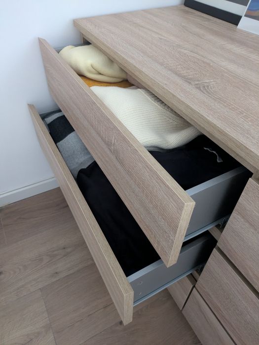 Móveis para o quarto (armário+cómoda+mesas de cabeceira)