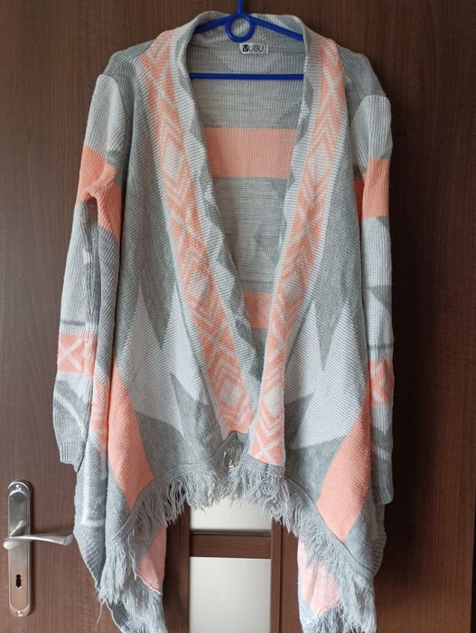 Narzutka ciepła z frędzlami