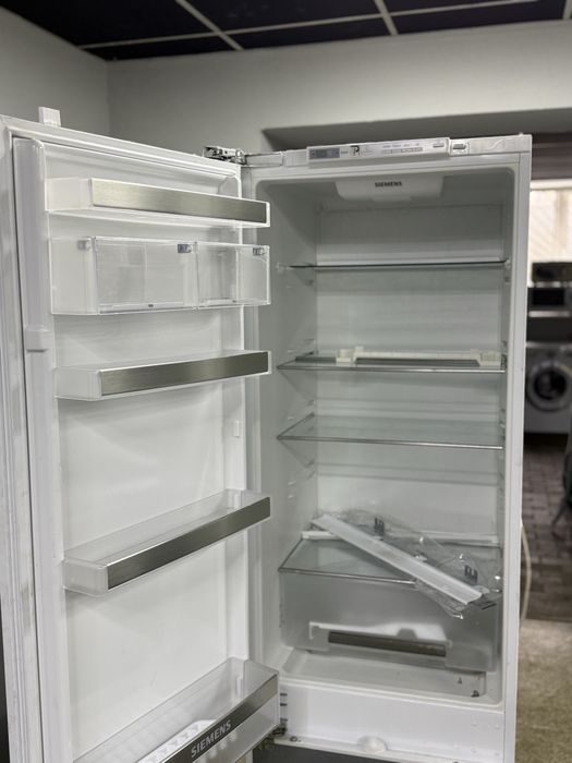Вбудований холодильник Siemens 177см з Європи