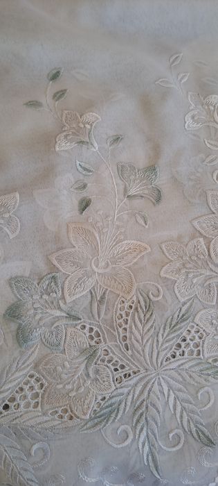 Par de cortinas, medidas 76x123cm ( cada folha)