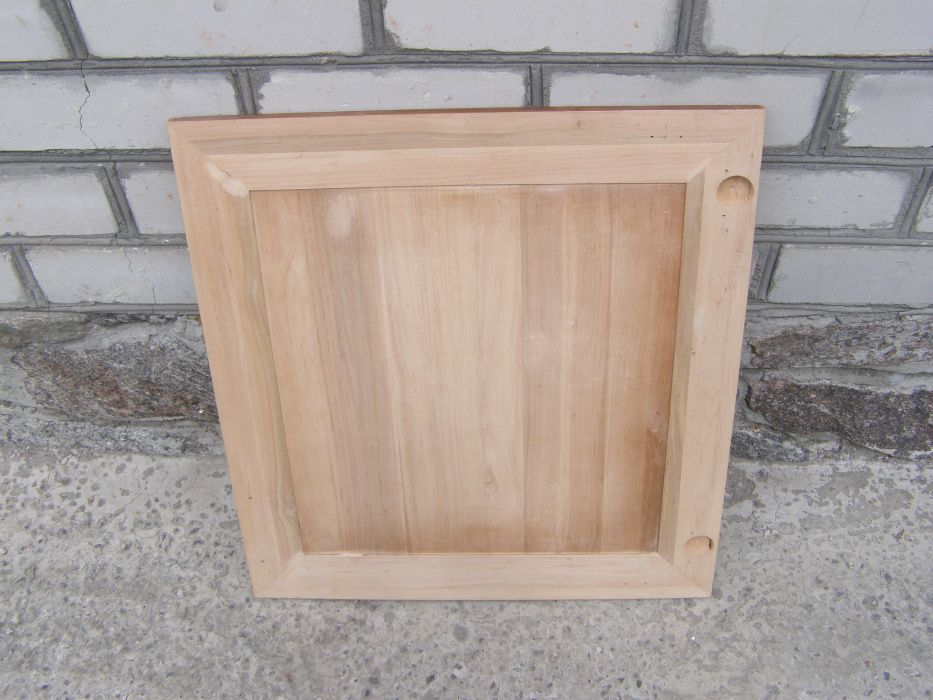 Деревянные дверки разные