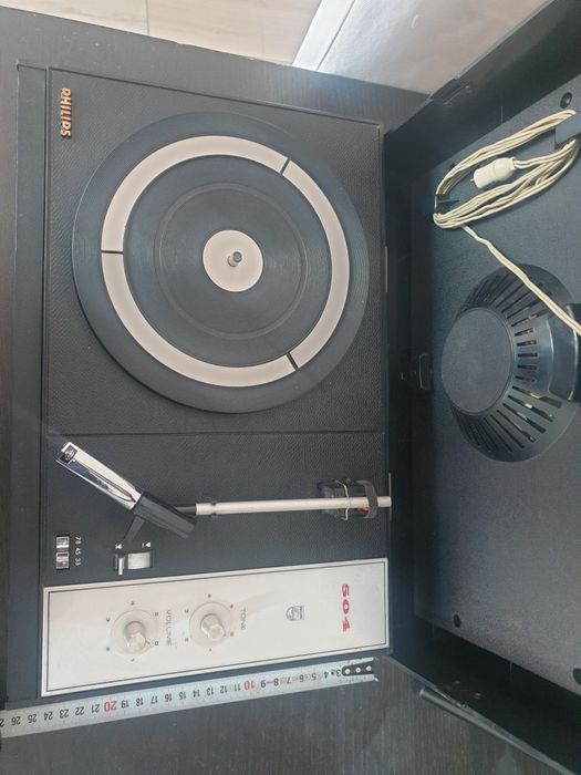 Gira discos marca Philips 504