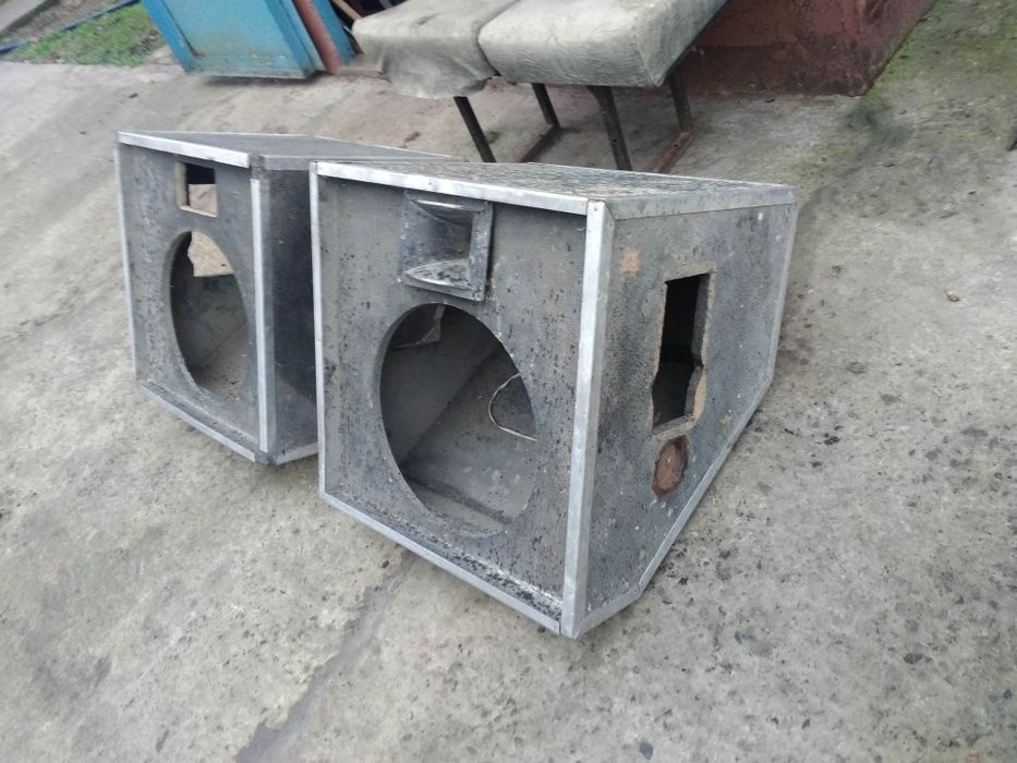 Концертные колонки, мониторы без динамиков.