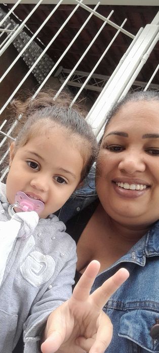 Babysitter/ Ama atenciosa