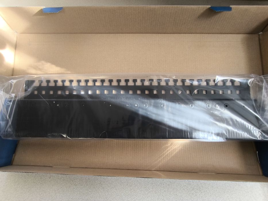 Patch panel RACK 19'' NEKU kat.5e 24p UTP wys. 1U