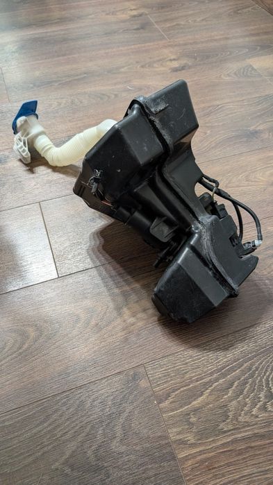 Бачок омивача Гольф 7 з насосами