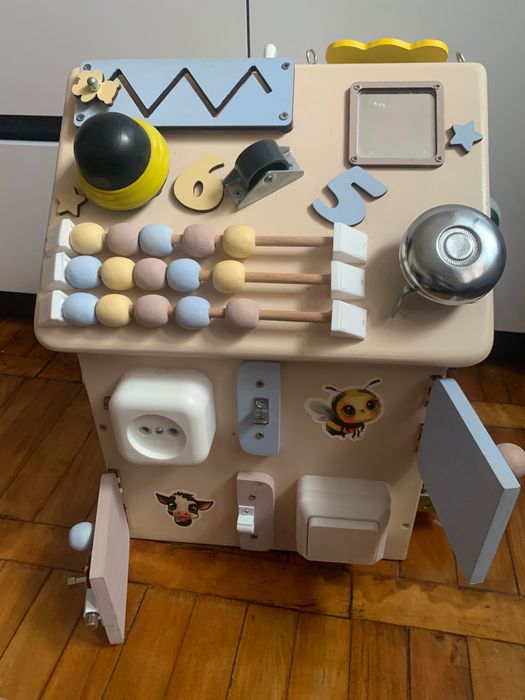 Бізібудинок розвивальний