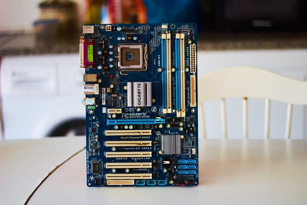 Placa mae Gigabyte GA P43 ES3G e Processador Intel '06 X5450 XEON