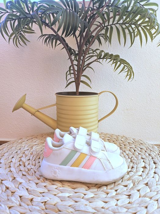 Ténis Adidas criança tam 25