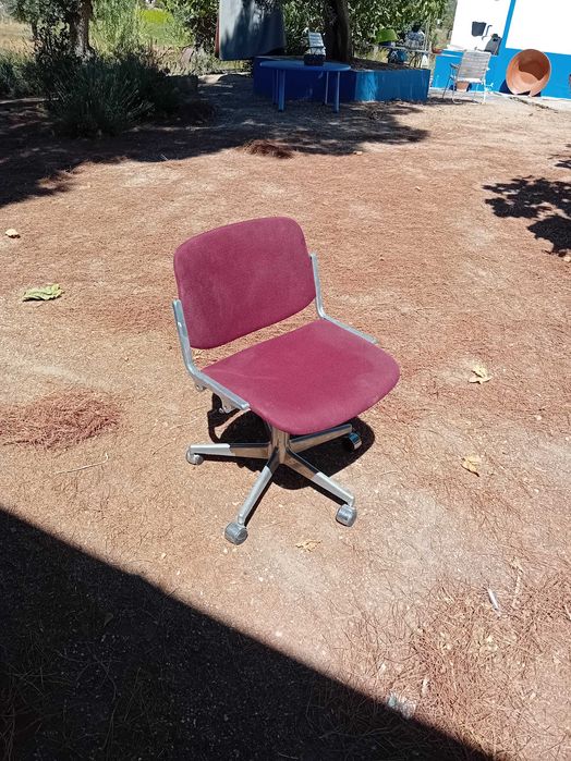 Cadeita de escritório  rotativa