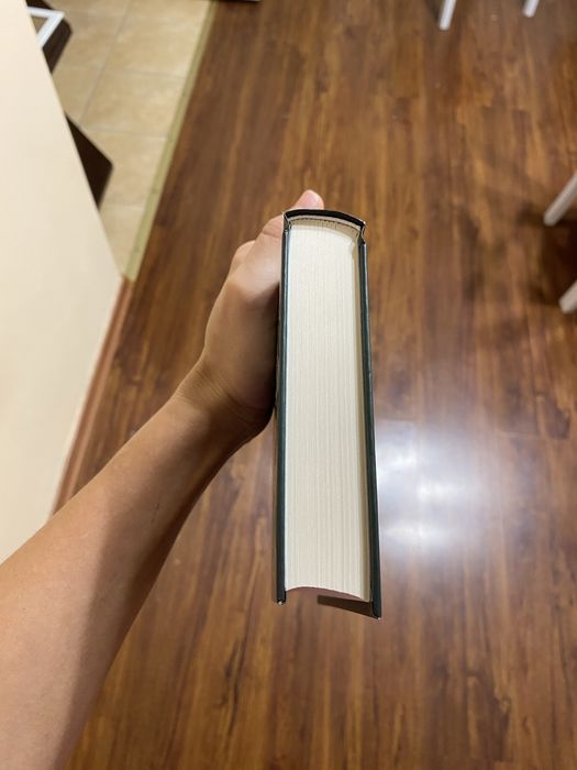 Крижаний дотик, нова книга