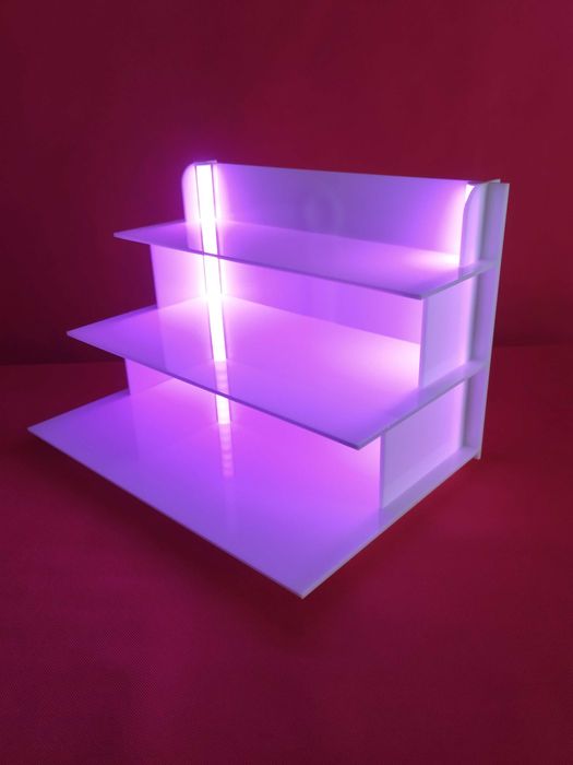 Podświetlany trzypoziomowy ekspozytor do ciast i deserów 2 zestawy