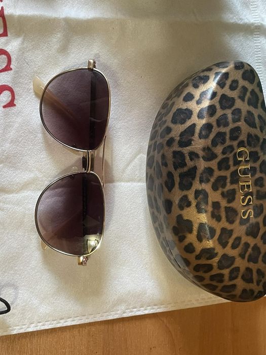 Фирменые солнцезащитные очки