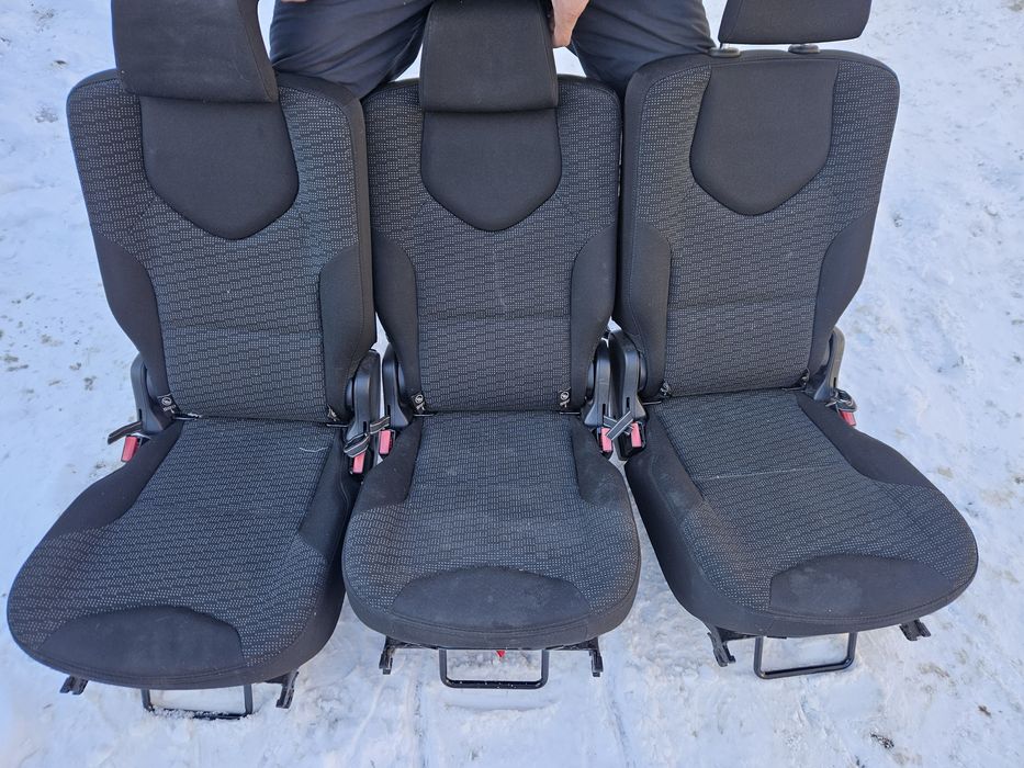 Сидение трансформер Peugeot 308. Задний ряд.