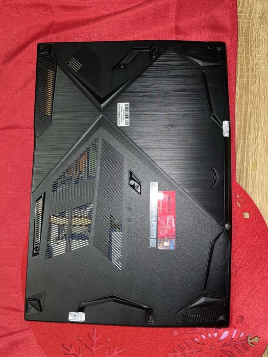 Laptop gamingowy MSI GF63 Thin 11UC