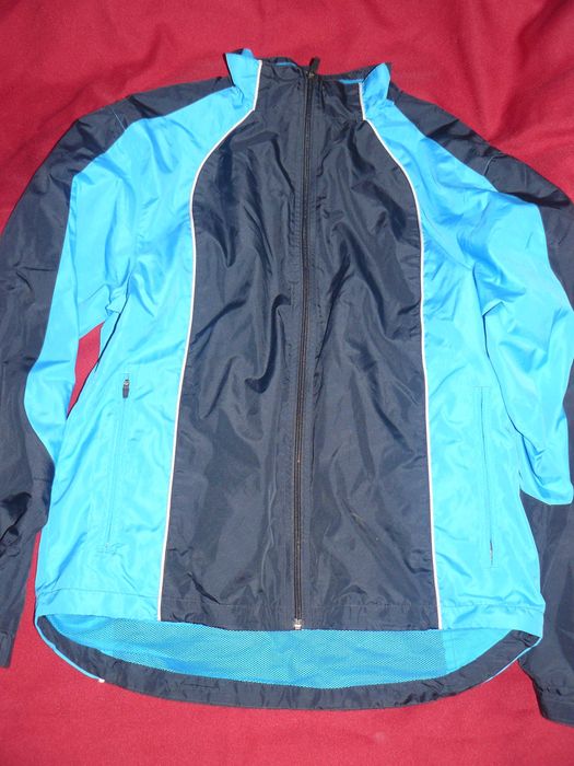 kurtka bluza.. piękna sportowa niebiesko-czarna R-50