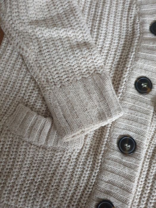 Beżowy sweter z wełną Zara s/m