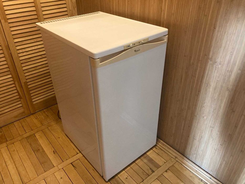 Морозильна камера Whirlpool