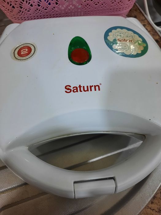 Вафельница  Saturn