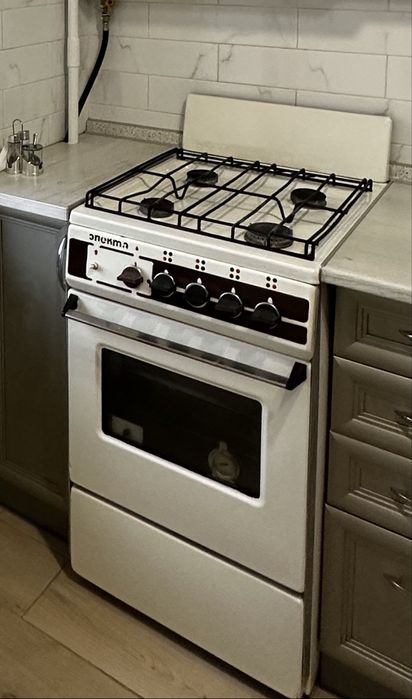 Газова плита  з газовою духовкою