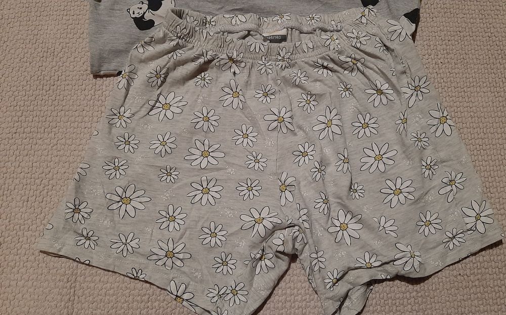 Piżamka pandy, stokrotki roz. 134-140