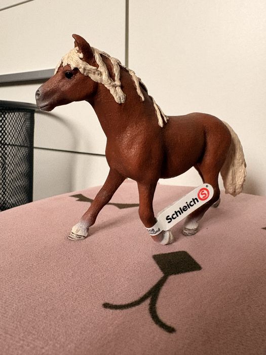 Nowa figurka konika schleich
