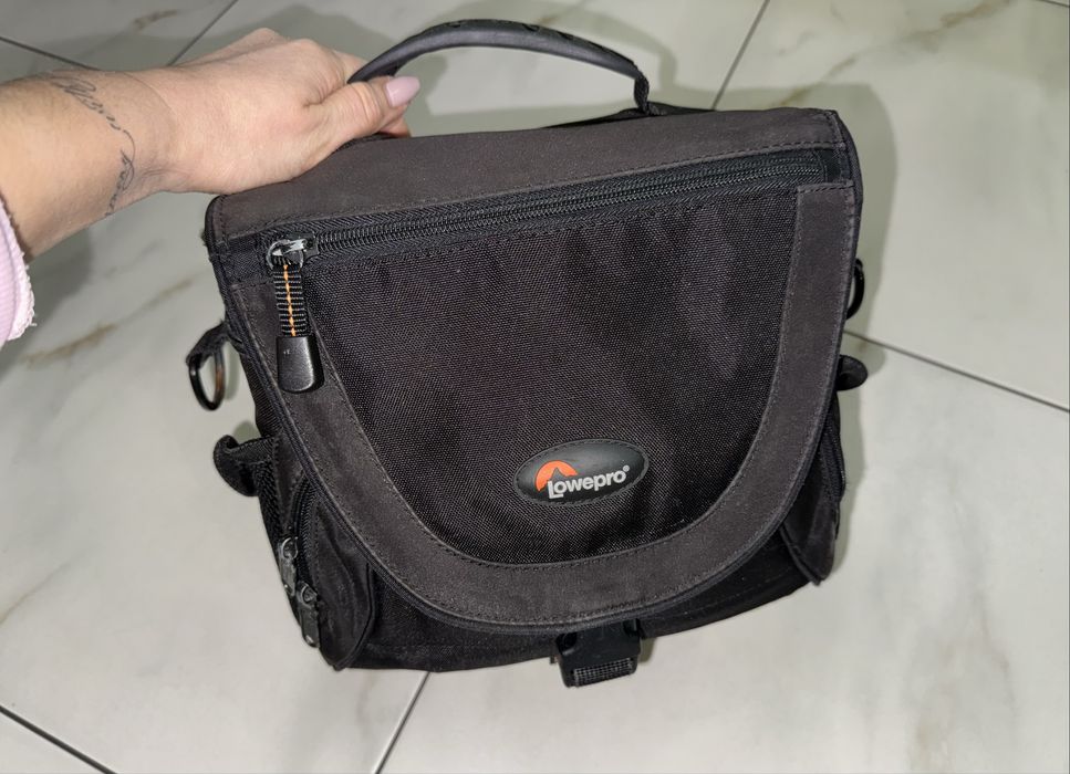 Фотосумка LOWEPRO Nova 3 AW для зеркального фотоаппарата + подарок