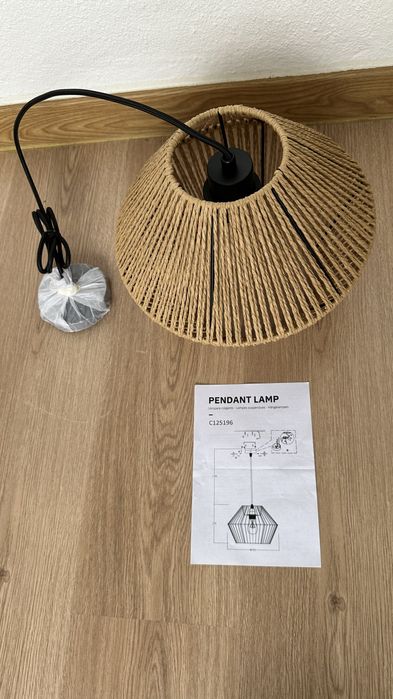 2 candeeiros suspensos de teto