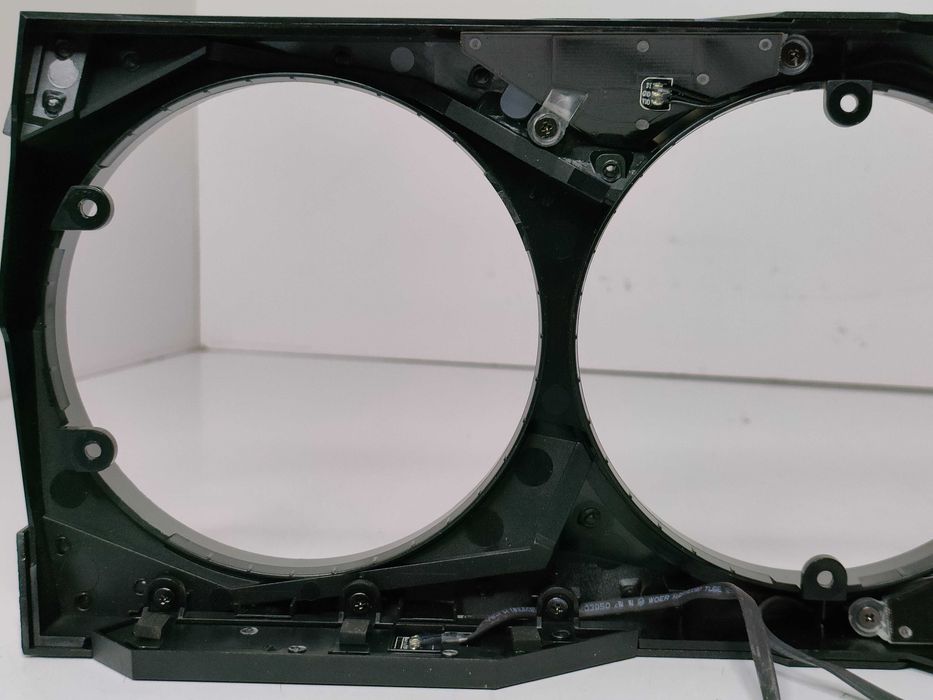 Obudowa ramka do wentylatorów MSI GeForce RTX 4090 GAMING X TRIO 24GB