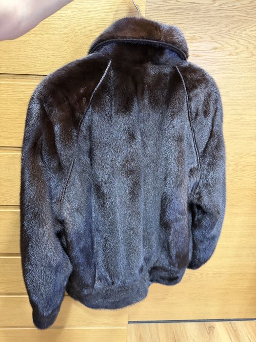 Шуба из норка коричневая средней длины