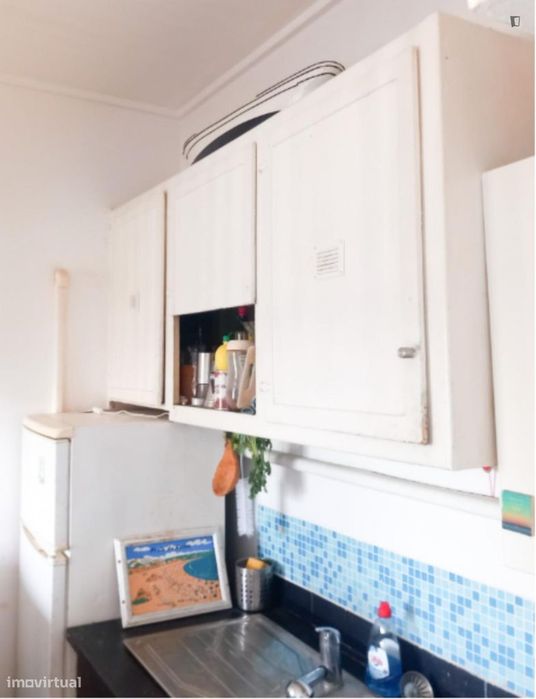 Quarto - localizado em Olaias Lisbon