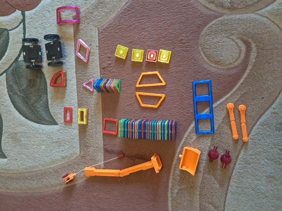 Дитячий магнітний конструктор