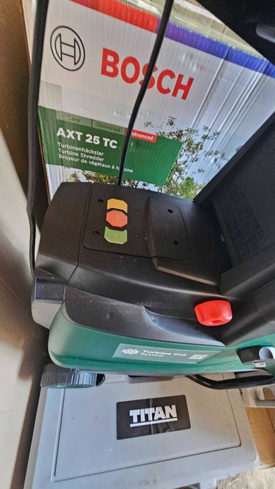 Rozdrabniacz do gałęzi Bosch AXT 25 TC