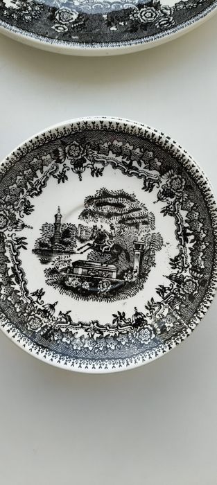Sacavém Dinnerware Set64752386547331127