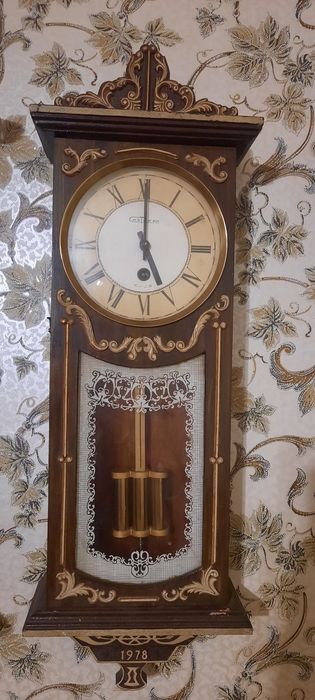 Часы настенные ручной работы 1978 г. и 50х гг. Состояние люкс.