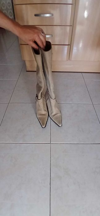 Botas em pele bege nº 37