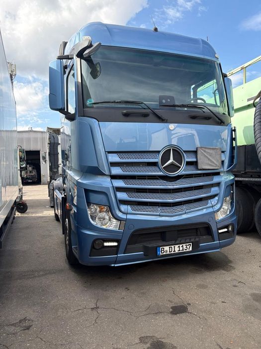 Mercedes-Benz