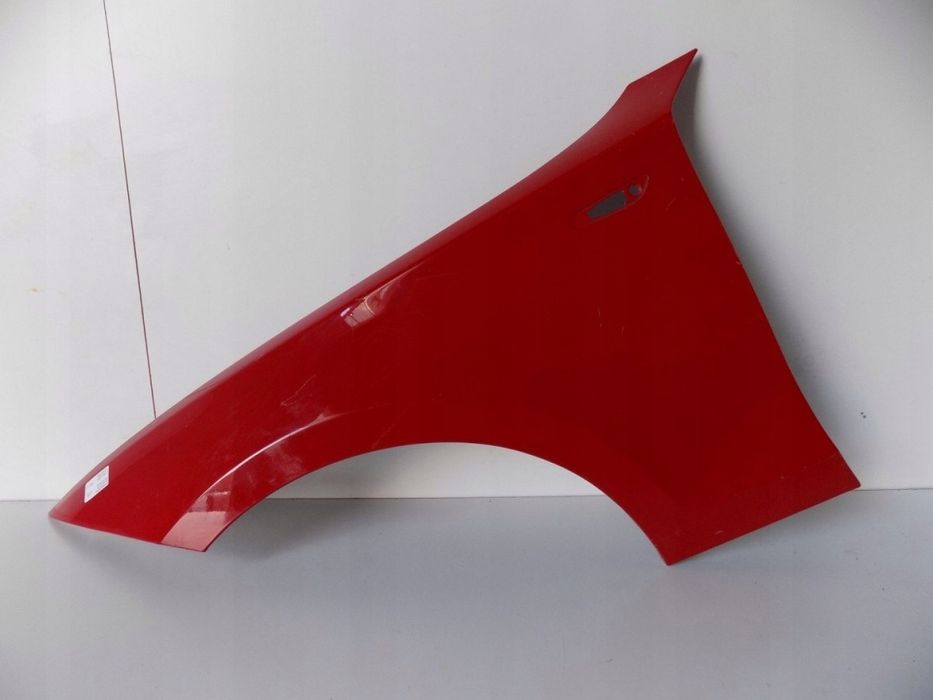 BMW 1 E87 E88 błotnik Lewy (A75 czerwony) - 0611