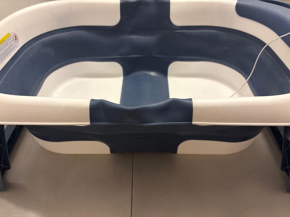 banheira bebê azul