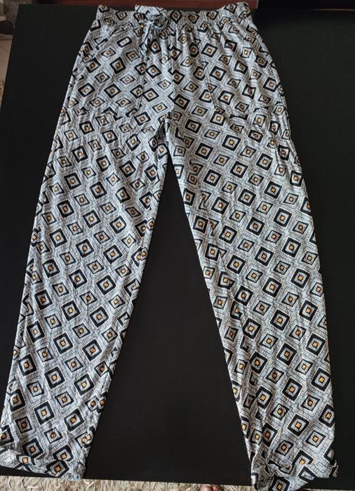 Calças direitas estampadas