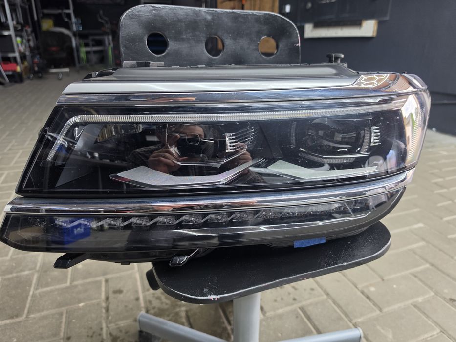 Фара Volkswagen Tiguan 2 ліва Америка