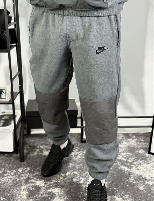 Флисовые спортивные штаны Nike