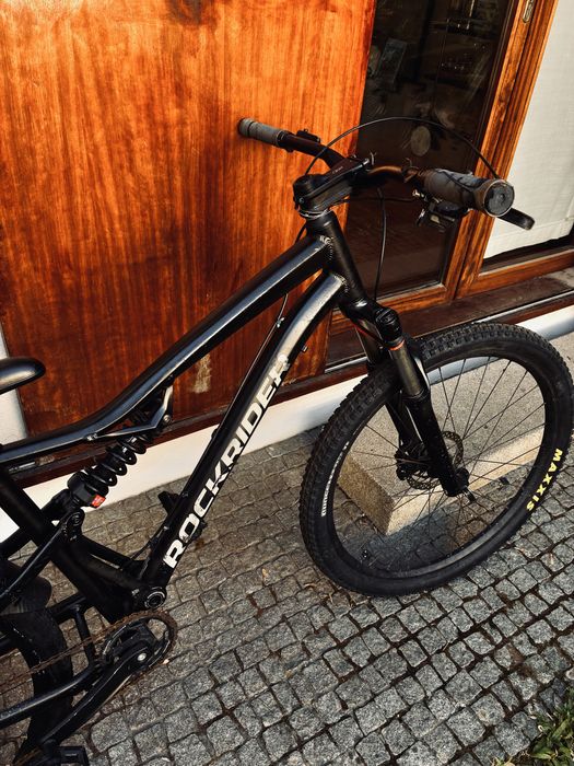 Bicicleta full suspension