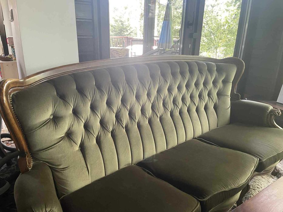 Stylowa sofa w stylu Ludwika XVI, ciemna zieleń