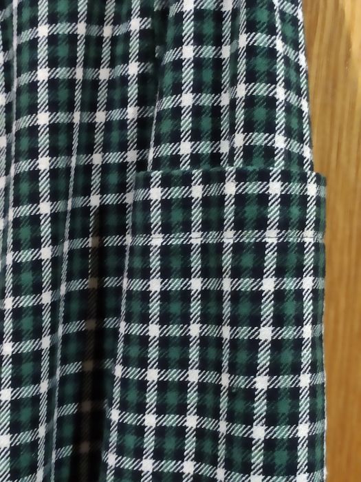 Vendo saia de xadrez verde