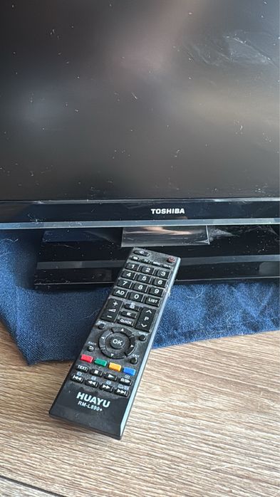 Telewizor Toshiba 23EL933G 2012 rok