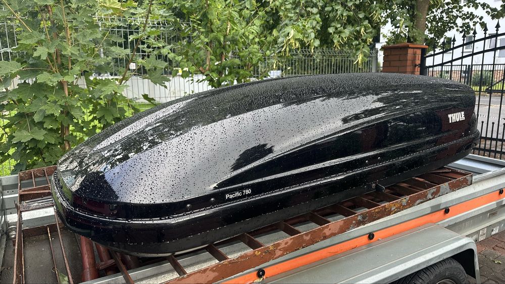 Box dachowy Thule Pacific 780 czarny połysk 420 litrów