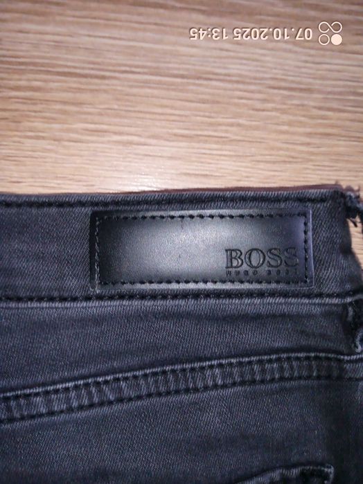 Damskie jeansy z lampasami m-ki Hugo Boss roz. S